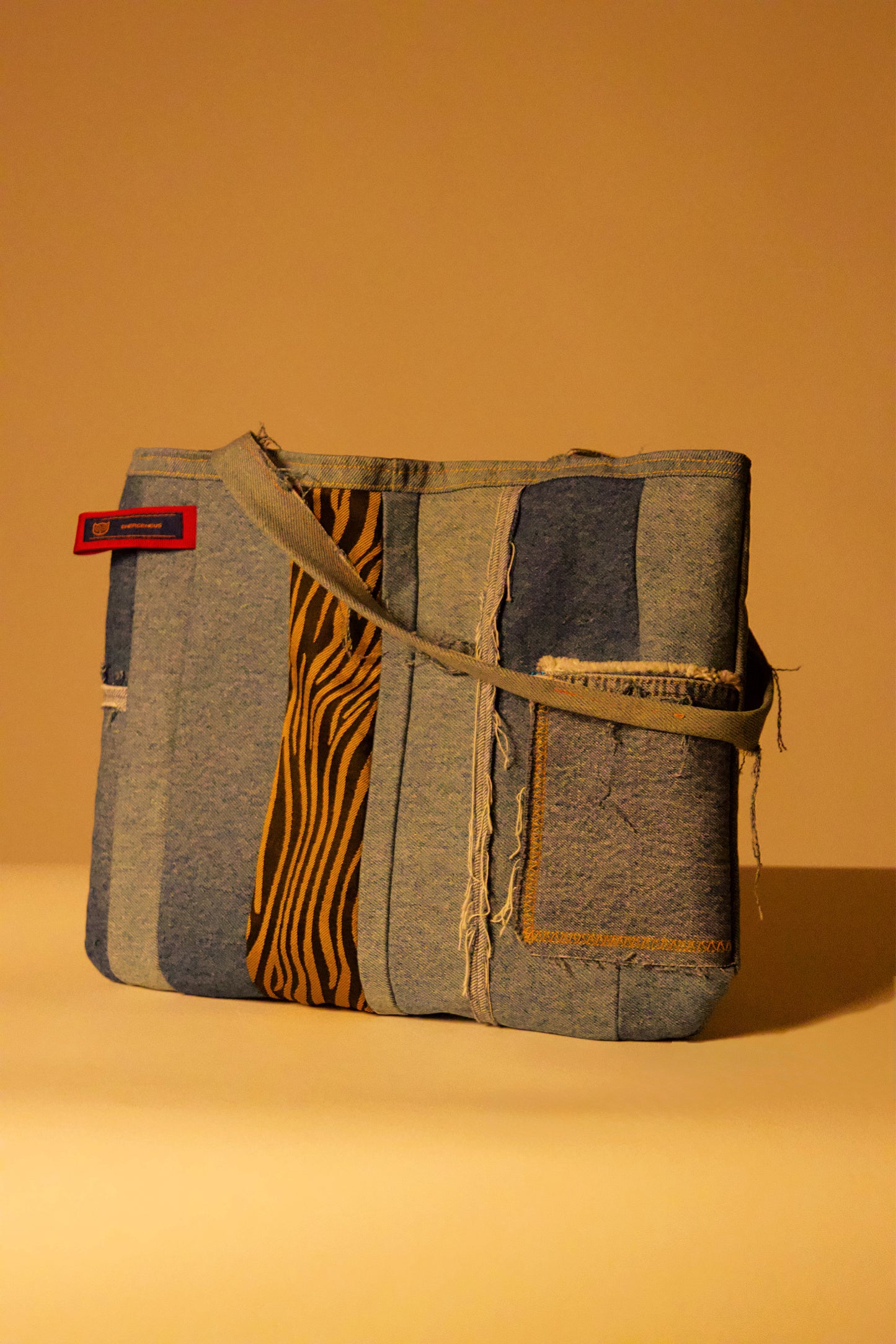 Zebra Axis Tote
